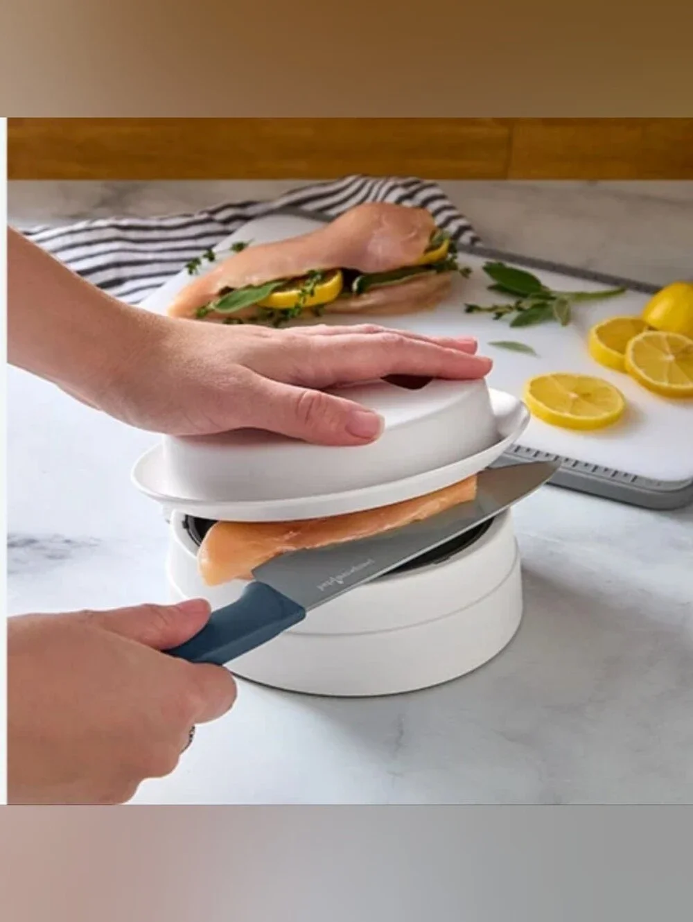Pampered Chef Close & Cut Food Slicer Holder Bagel Tomato Grapes #1118